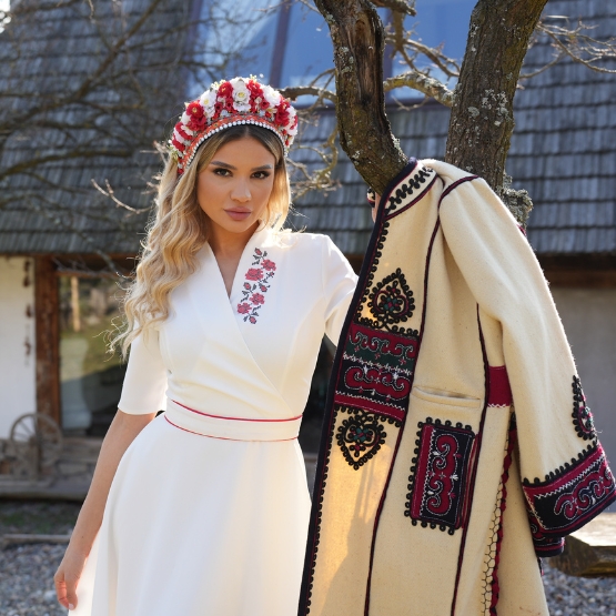 Poartă România cu Tine: Colecția StarShinerS cu Broderii Tricolore