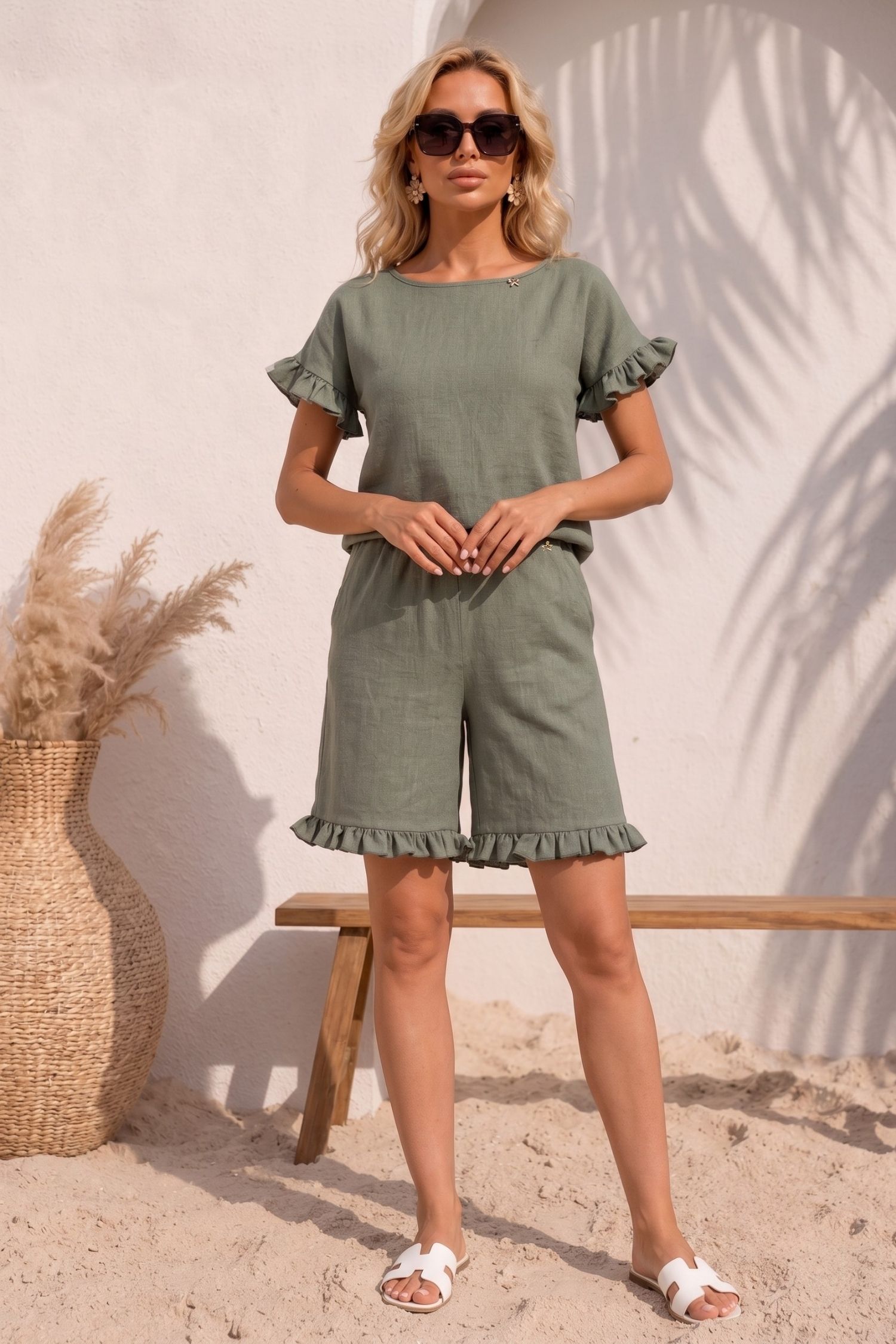 Ținută damă - pantaloni scurti, bluza 1 - StarShinerS.ro